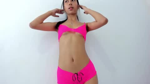 Snapshot of marianagarcia_1 chatting on 09.15.25 Mariana Garcia online show from 09.15.25