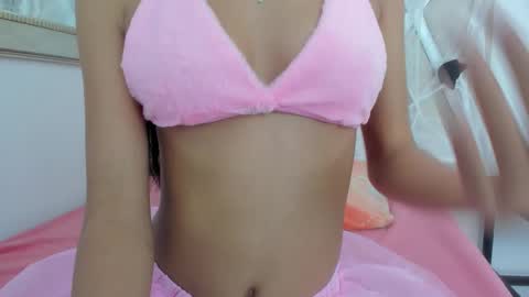 Snapshot of marianagarcia_1 chatting on 10.17.25 Mariana Garcia online show from 10.17.25