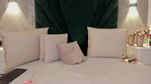 Snapshot of marianasanz chatting on 12.07.24 Mariana online show from 12.07.24