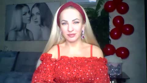 Snapshot of marianna1977 chatting on 02.15.25 marianna1977 online show from 02.15.25
