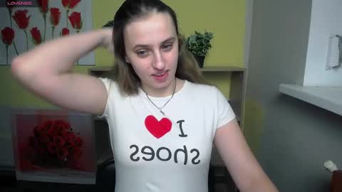 Snapshot of mariatess_ chatting on 12.13.24 Mariia online show from 12.13.24