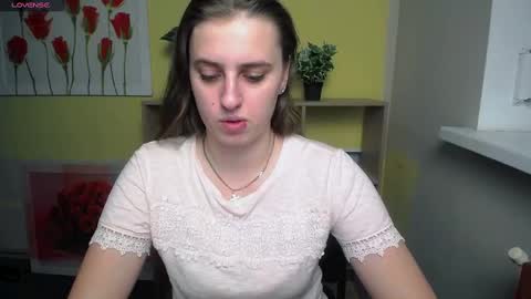 Snapshot of mariatess_ chatting on 12.14.24 Mariia online show from 12.14.24