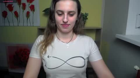Snapshot of mariatess_ chatting on 12.19.24 Mariia online show from 12.19.24