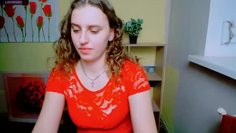 Snapshot of mariatess_ chatting on 12.28.24 Mariia online show from 12.28.24