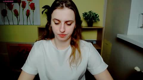 Snapshot of mariatess_ chatting on 02.05.25 Mariia online show from 02.05.25