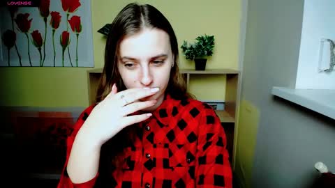 Snapshot of mariatess_ chatting on 02.25.25 Mariia online show from 02.25.25