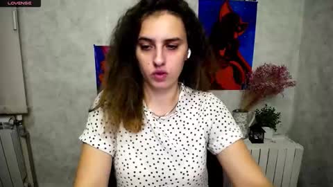 Snapshot of mariatess_ chatting on 09.29.25 Mariia online show from 09.29.25