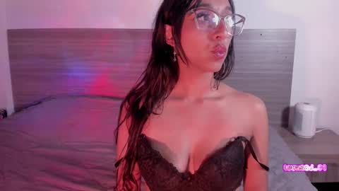 Snapshot of marijaneh chatting on 02.09.25 Luna Dulk online show from 02.09.25