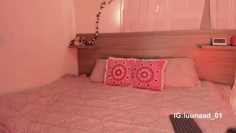 Snapshot of marijaneh chatting on 11.01.25 Luna Dulk online show from 11.01.25