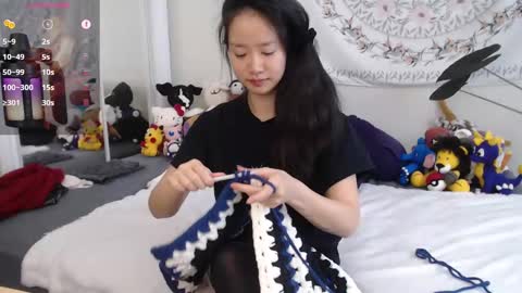 Snapshot of marissapeach chatting on 11.02.25 MarissaPeach online show from 11.02.25