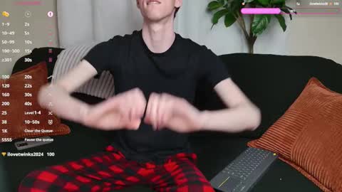 Snapshot of mark327645 chatting on 10.25.25 Mark online show from 10.25.25