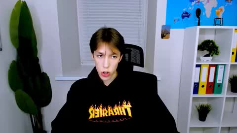 Mark online show from 10.05.25