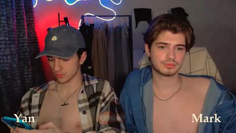 Snapshot of mark_sun chatting on 10.24.25 Mark online show from 10.24.25