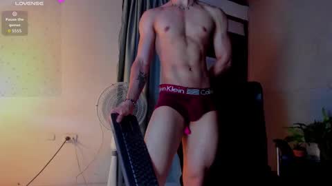 Snapshot of markuss___ chatting on 09.28.25 markuss___ online show from 09.28.25