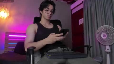 Snapshot of markuss___ chatting on 12.03.25 markuss___ online show from 12.03.25