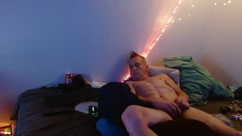 markymark101825061 online show from 02.11.25