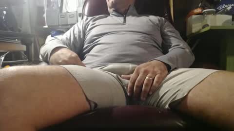 Snapshot of marrieddad19751975 chatting on 10.02.25 only fans marrieddad19751975 online show from 10.02.25