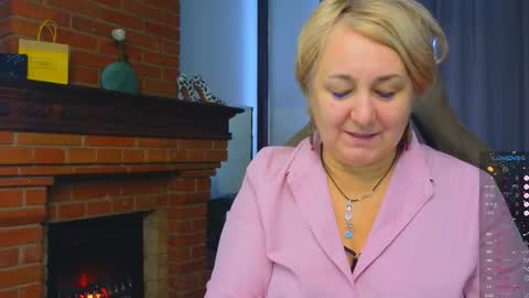 Snapshot of marta_wils chatting on 09.30.25 marta_wils online show from 09.30.25