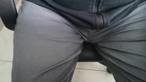 Snapshot of martial04 chatting on 11.06.25 martial04 online show from 11.06.25