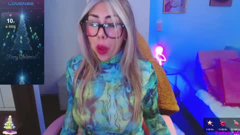 Snapshot of martina_dash chatting on 12.13.24 martina_dash online show from 12.13.24