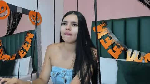 Martina Divine online show from 10.30.25