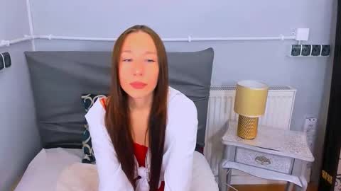 Snapshot of martinabody chatting on 11.28.25 MartinaBody online show from 11.28.25