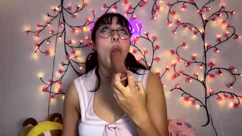 Snapshot of maru__chan chatting on 10.06.25 Maru online show from 10.06.25