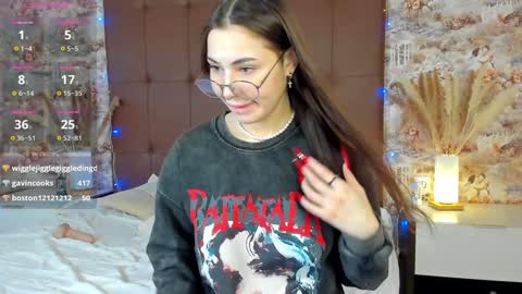 Snapshot of mary___walker chatting on 01.24.25 Mary  GMT 3 Mon Tue Wed Thu Fri 0300am - 0900am online show from 01.24.25