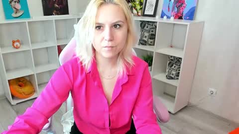 Snapshot of mary__bailey chatting on 02.01.25 mary__bailey online show from 02.01.25