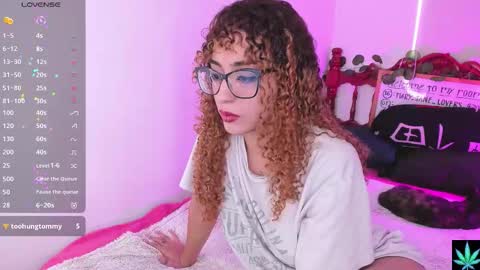 Snapshot of mary_jane_lovers chatting on 11.10.25 Mary Jane online show from 11.10.25