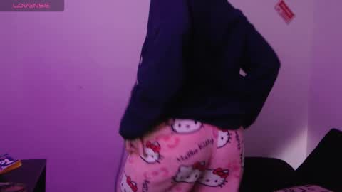                      100   online show from 10.24.25