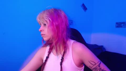                      100   online show from 11.19.25