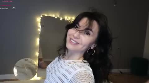 Snapshot of mary_love16 chatting on 03.08.25 Maria online show from 03.08.25