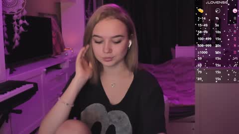 Snapshot of mary_romance chatting on 12.12.24 Mary online show from 12.12.24