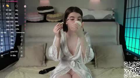 Snapshot of mary_shake chatting on 09.14.25 Mary online show from 09.14.25