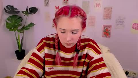 Snapshot of marylanee chatting on 10.23.25 Mary online show from 10.23.25