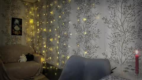 Snapshot of marylou_ chatting on 10.31.25 Mary Lou online show from 10.31.25