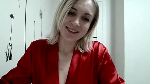 Snapshot of maryyemm chatting on 12.08.24 maryyemm online show from 12.08.24