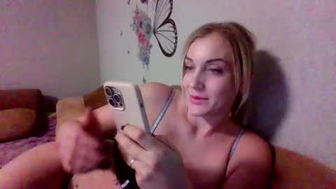 Snapshot of maryyemm chatting on 01.02.25 maryyemm online show from 01.02.25