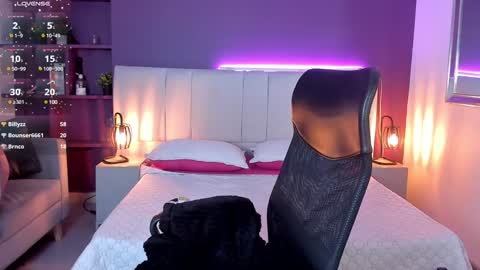 Snapshot of masher__ chatting on 01.12.25 Vick online show from 01.12.25