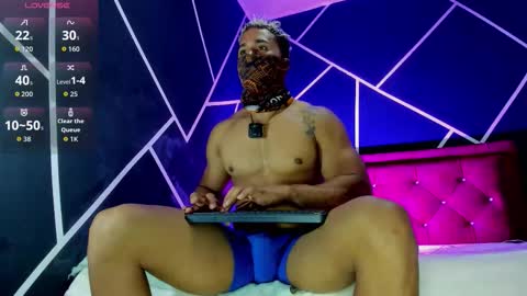 Snapshot of massimo_cruz chatting on 11.21.25 massimo_cruz online show from 11.21.25