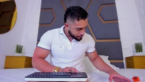 Snapshot of massimofiore_ chatting on 09.29.25 Massimo online show from 09.29.25