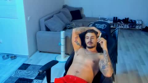 Snapshot of masterchris12 chatting on 10.29.25 masterchris12 online show from 10.29.25