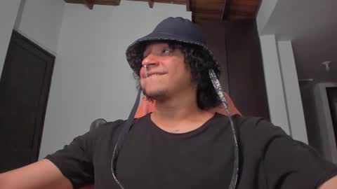 Snapshot of masterjuanc chatting on 01.06.25 Juan Independent Model online show from 01.06.25