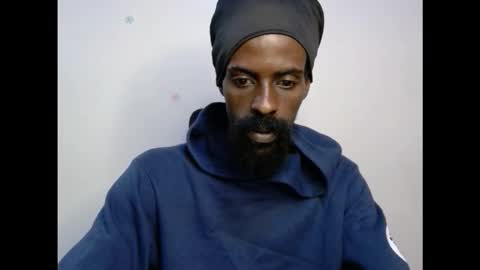 Snapshot of masterr_bate chatting on 10.29.25 Marl online show from 10.29.25