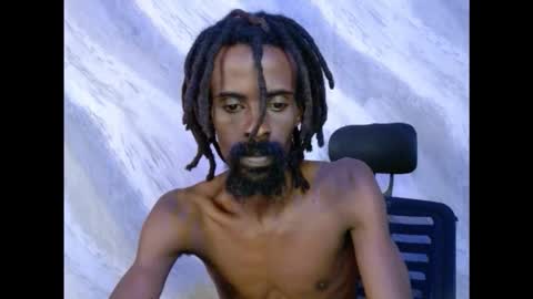 Snapshot of masterr_bate chatting on 10.31.25 Marl online show from 10.31.25