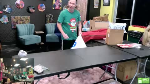 Snapshot of matchingtracksuits chatting on 12.23.24 Jer and Kel online show from 12.23.24