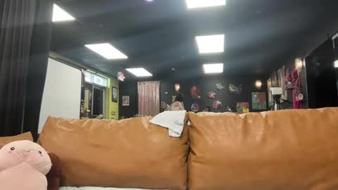 Snapshot of matchingtracksuits chatting on 01.26.25 Jer and Kel online show from 01.26.25