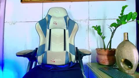 Snapshot of mateo600009 chatting on 10.10.25 matteo online show from 10.10.25