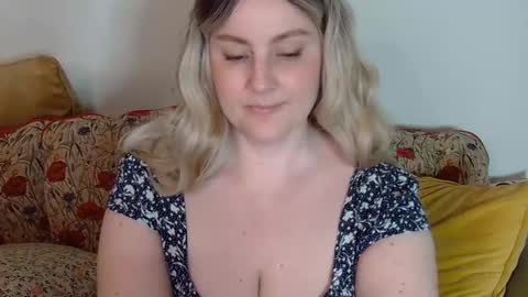 Snapshot of mathilde_solveig chatting on 01.24.25 mathilde_solveig online show from 01.24.25